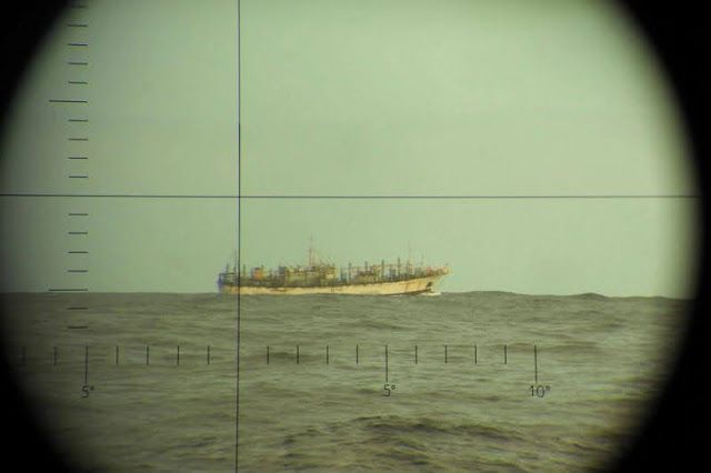 El Submarino “Simpson” vigiló a la flota pesquera china durante 14 días.jpg