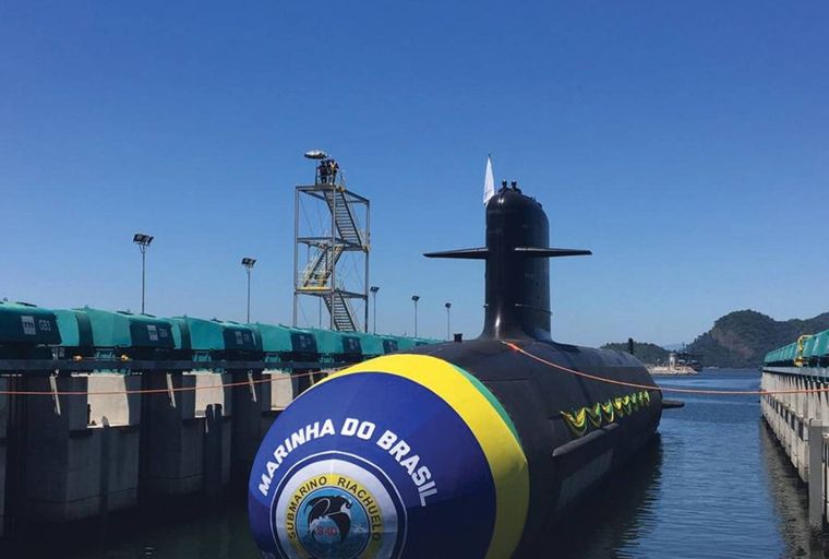 Riachuelo-submarino-durante-lanzamiento-Imagen-99577.jpg