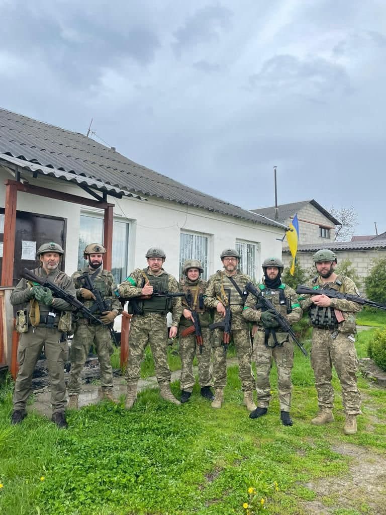 Soldados de las Fuerzas Armadas de Kharkiv del 227.º Batallón de la 127.ª Brigada.jpg